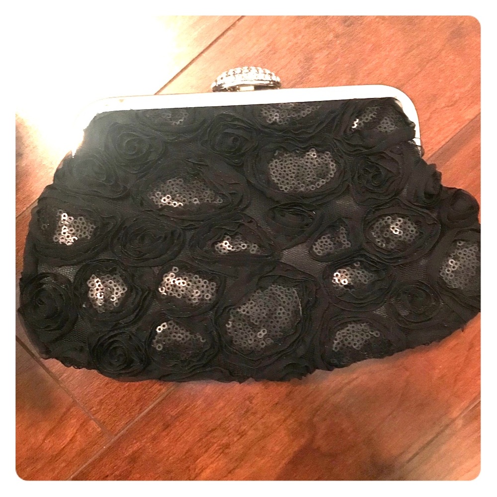 Black clutch